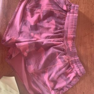 Lululemon 2.5” Hotty Hot Size 10